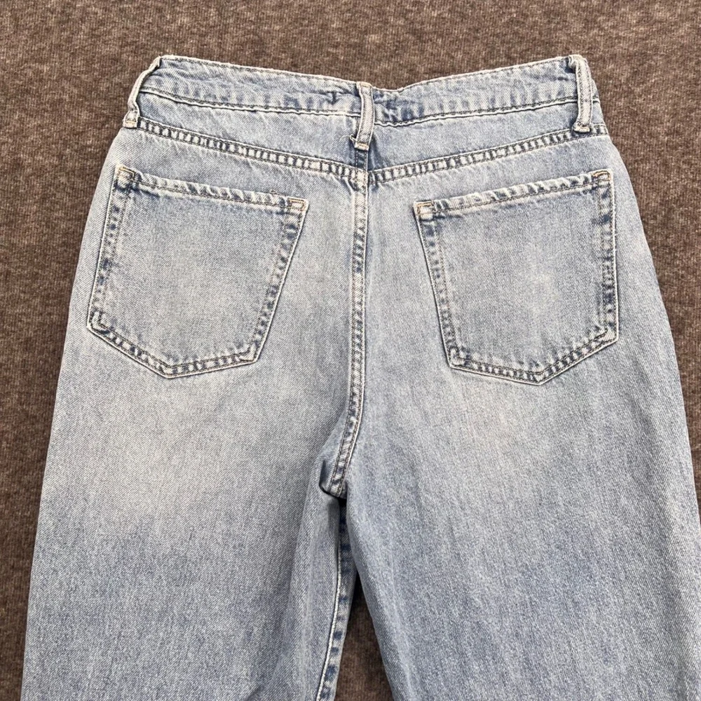 Forever 21 Premium Women Distressed High‎ Rise Mom Jeans Light Wash Size 26